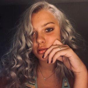 Meet your Posher, Mackenzie